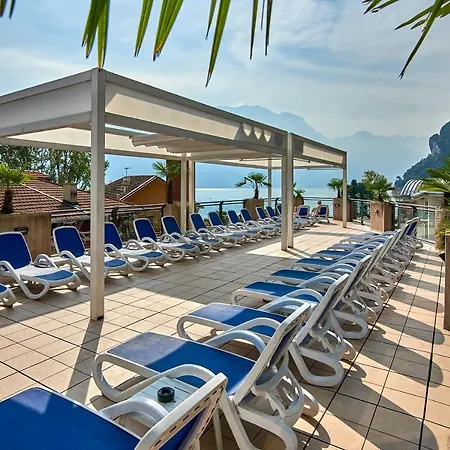 Europa - Skypool & Panorama 4* Riva del Garda